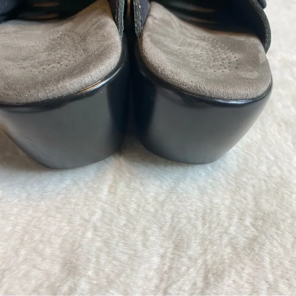 SAS Tripod Comfort Black Leather Slip On Sandals Size 10 N